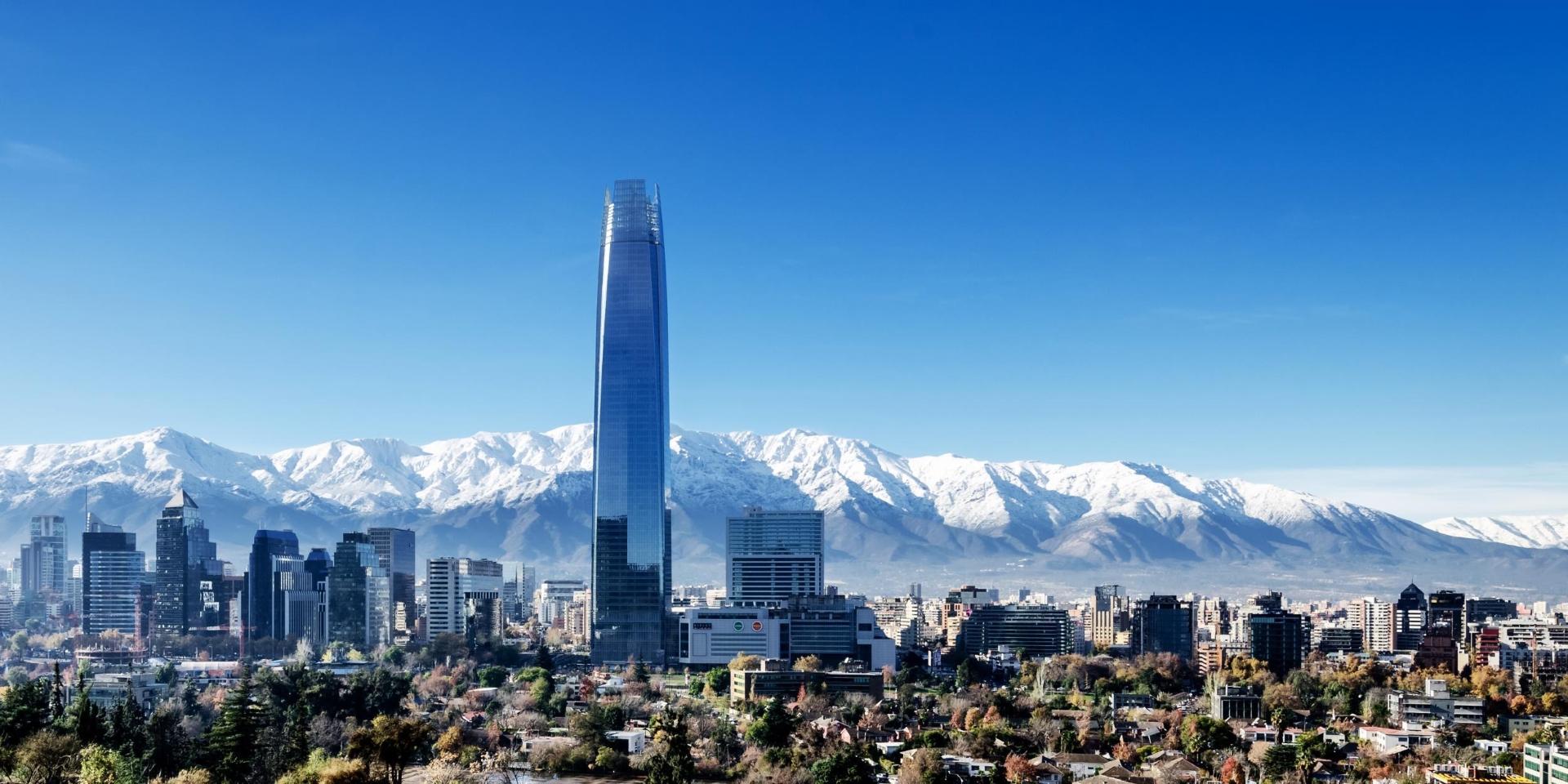 Imagem de fundo da página Chile – Santiago + Cordilheira dos Andes